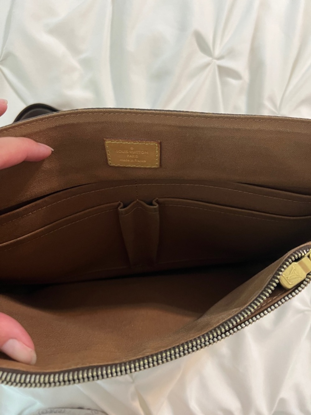 Louis Vuitton Monogram Canvas Messenger Bag in Brown - Picture 6 of 8